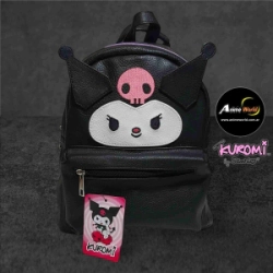 MOCHILA MINI IMPORTADO KUROMI #1 ECOCUERO (28X24CM APROX) (M0060)
