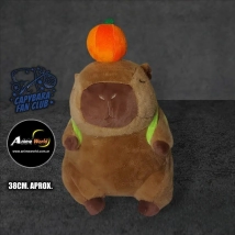 PELUCHE CARPINCHO-CAPIBARA CON MOCHILA Y CALABAZA #2 (38CM APROX) (P1599)