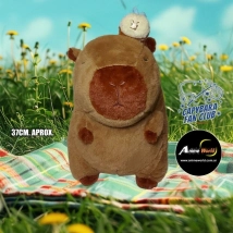 PELUCHE CARPINCHO-CAPIBARA CON ABEJA RETRACTIL EN CABEZA #1 (37CM APROX) (P1643)