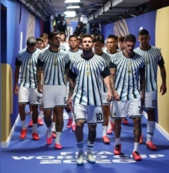 REMERA AFA (TALLA 4) PRE MATCH SELECCION ARGENTINA #1 POLIESTER (R1328)