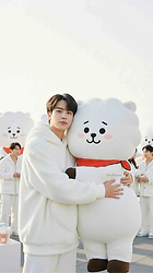 POSTER PLASTIFICADO #4 BTS (40x22,5CM) (U0004)